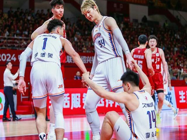 福建男篮实现逆袭，收获胜利！