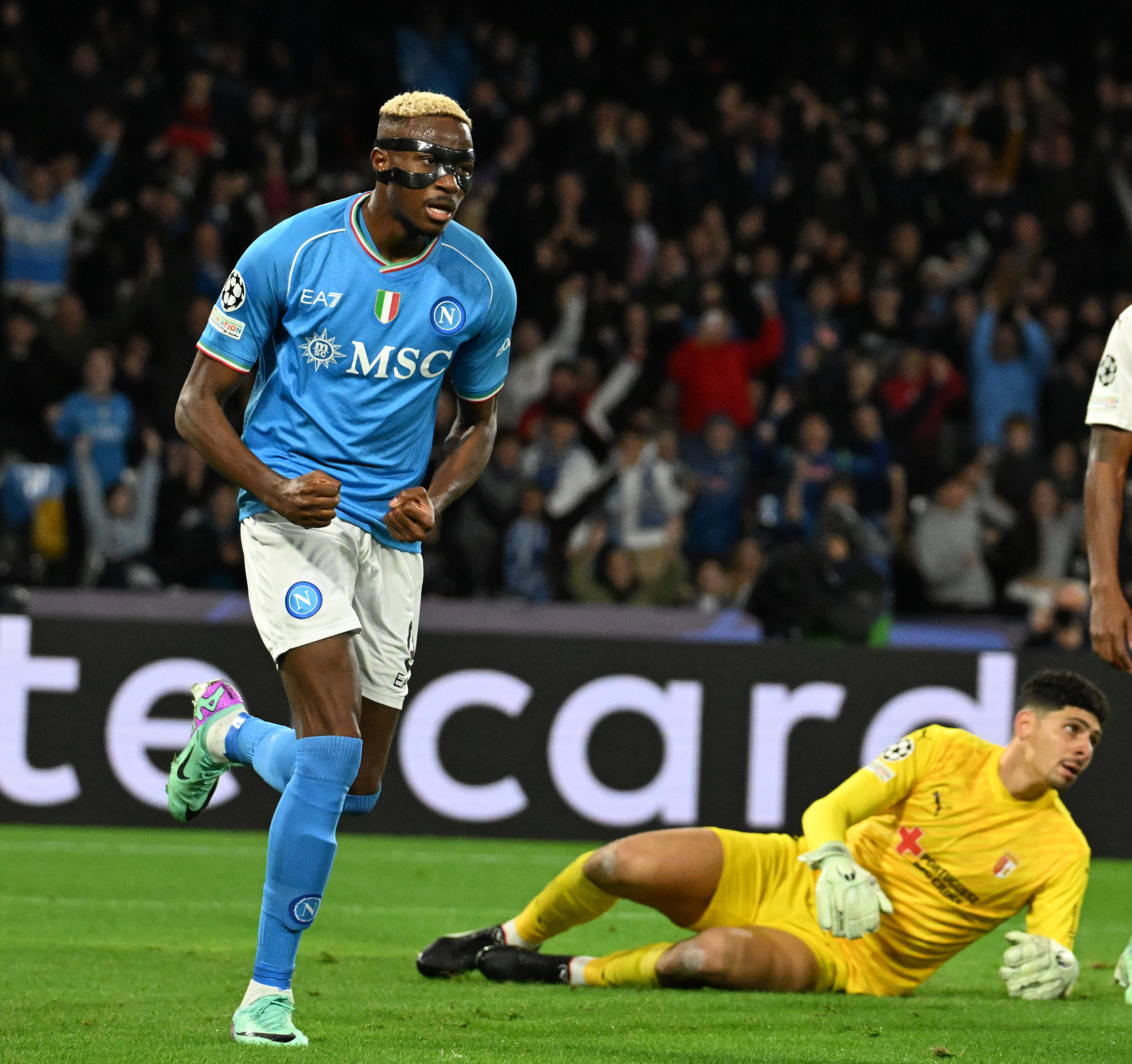 世俱杯决赛-包含那不勒斯客场不敌对手,遭遇失利的词条