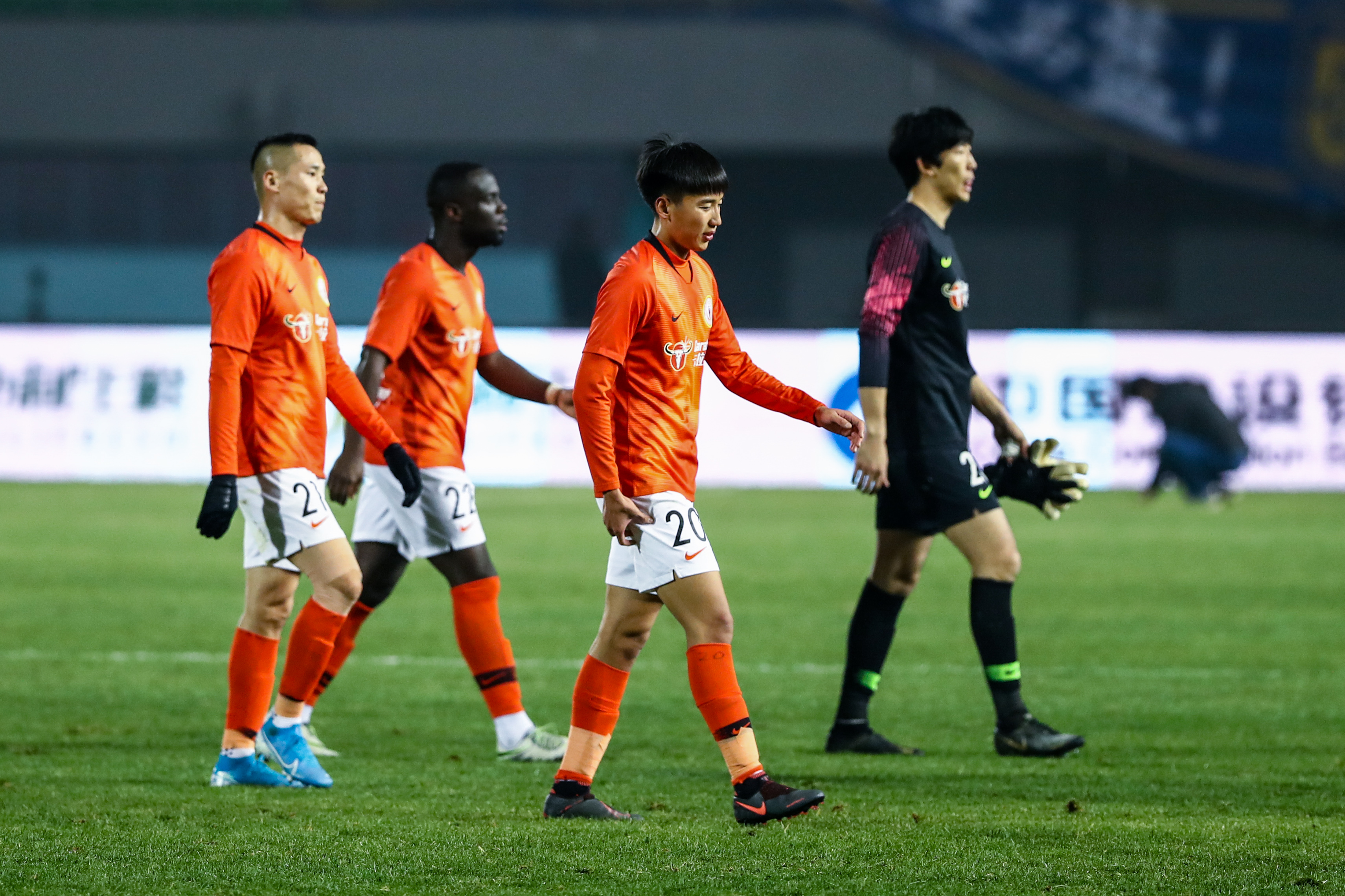 华夏幸福主场不敌苏宁,遭遇五连败 华夏幸福主场不敌苏宁,遭遇五连败