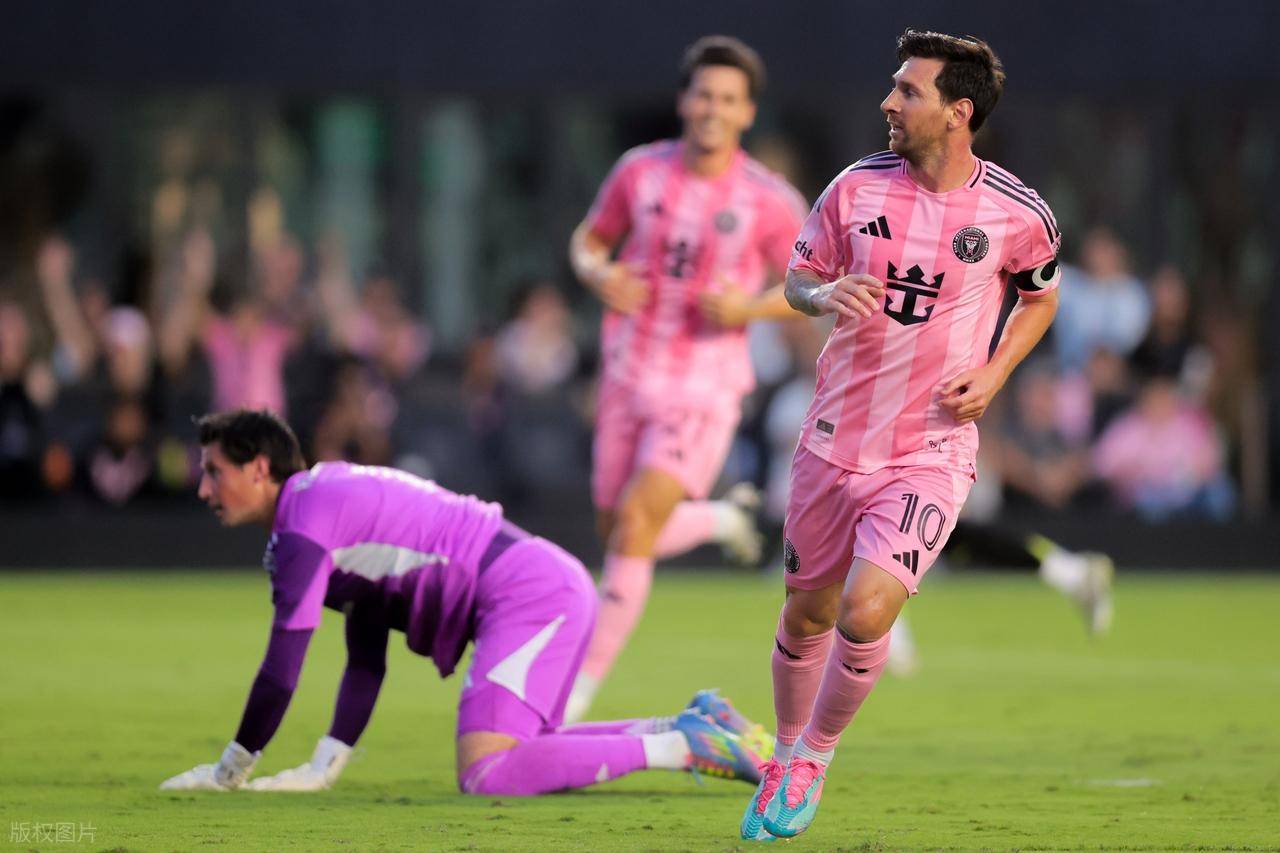 世俱杯决赛-勇士天王重返赛场,对阵鹈鹕队彰显球王风采的简单介绍