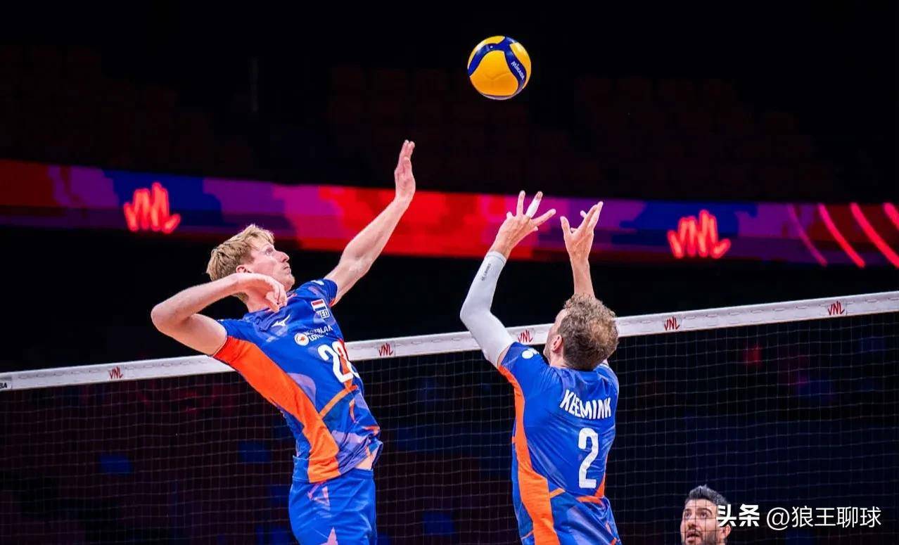 -荷兰队客场战胜土耳其,赢得欧预赛首场比赛的简单介绍 -荷兰队客场战胜土耳其,赢得欧预赛首场比赛的简单介绍