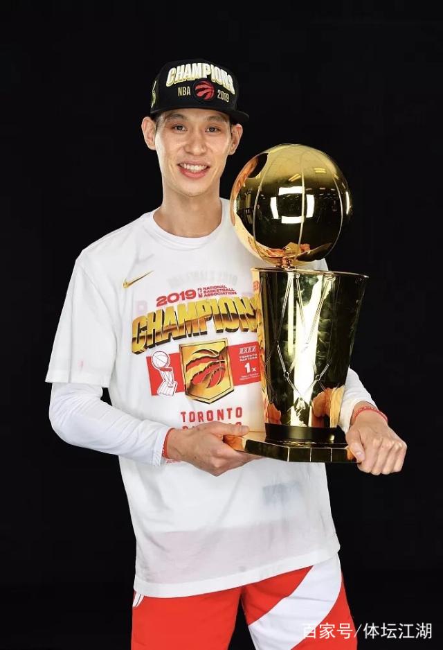 林书豪在亚洲赛场绽放，率队成功击败对手