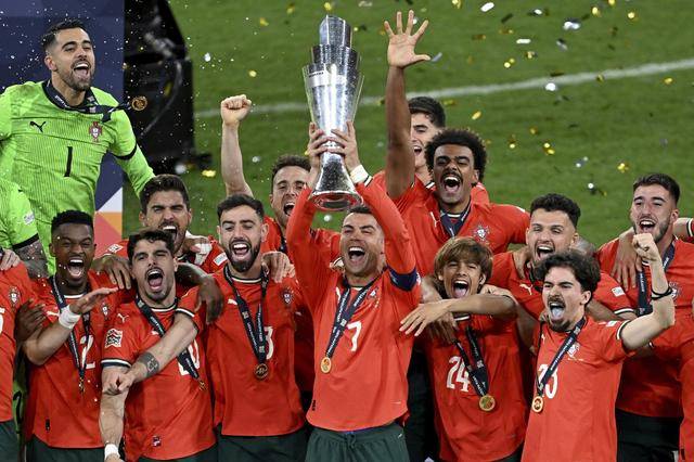 世俱杯改制-葡萄牙球队在关键比赛中创造历史,勇夺冠军