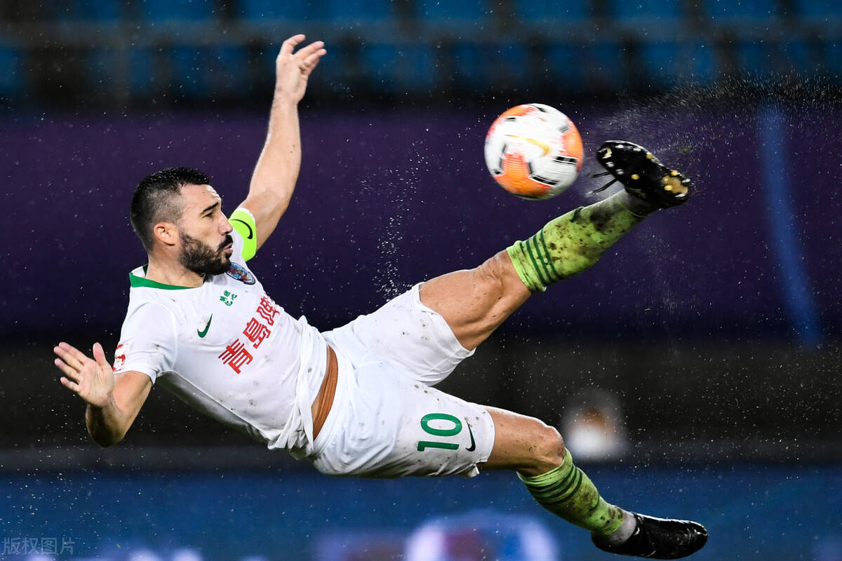 荷兰队引进新外援,希望提升球队实力 荷兰队引进新外援,希望提升球队实力