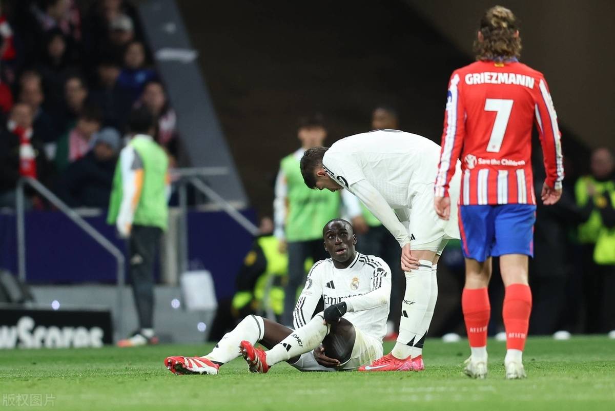 皇家社会遭遇惨败,球队局势堪忧! 皇家社会遭遇惨败,球队局势堪忧!