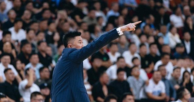 都市队在比赛中实现逆转胜利