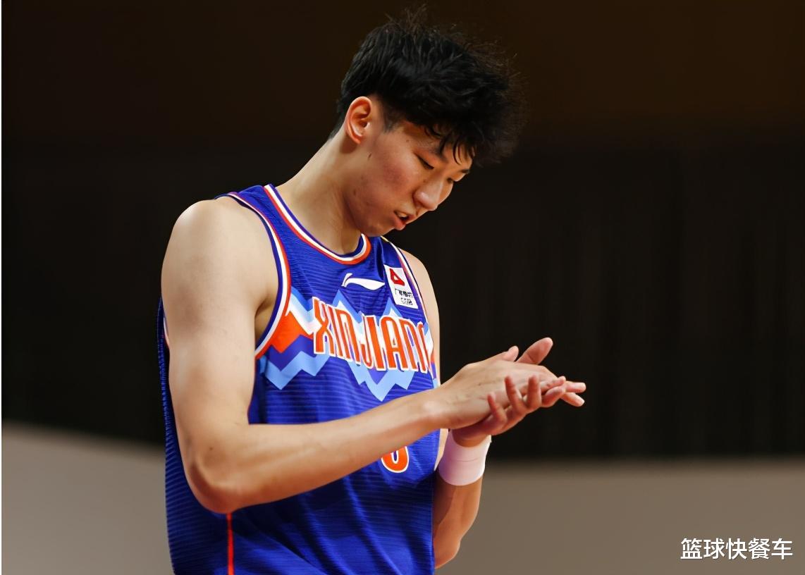 中超篮球输出后观察，刚幸发热