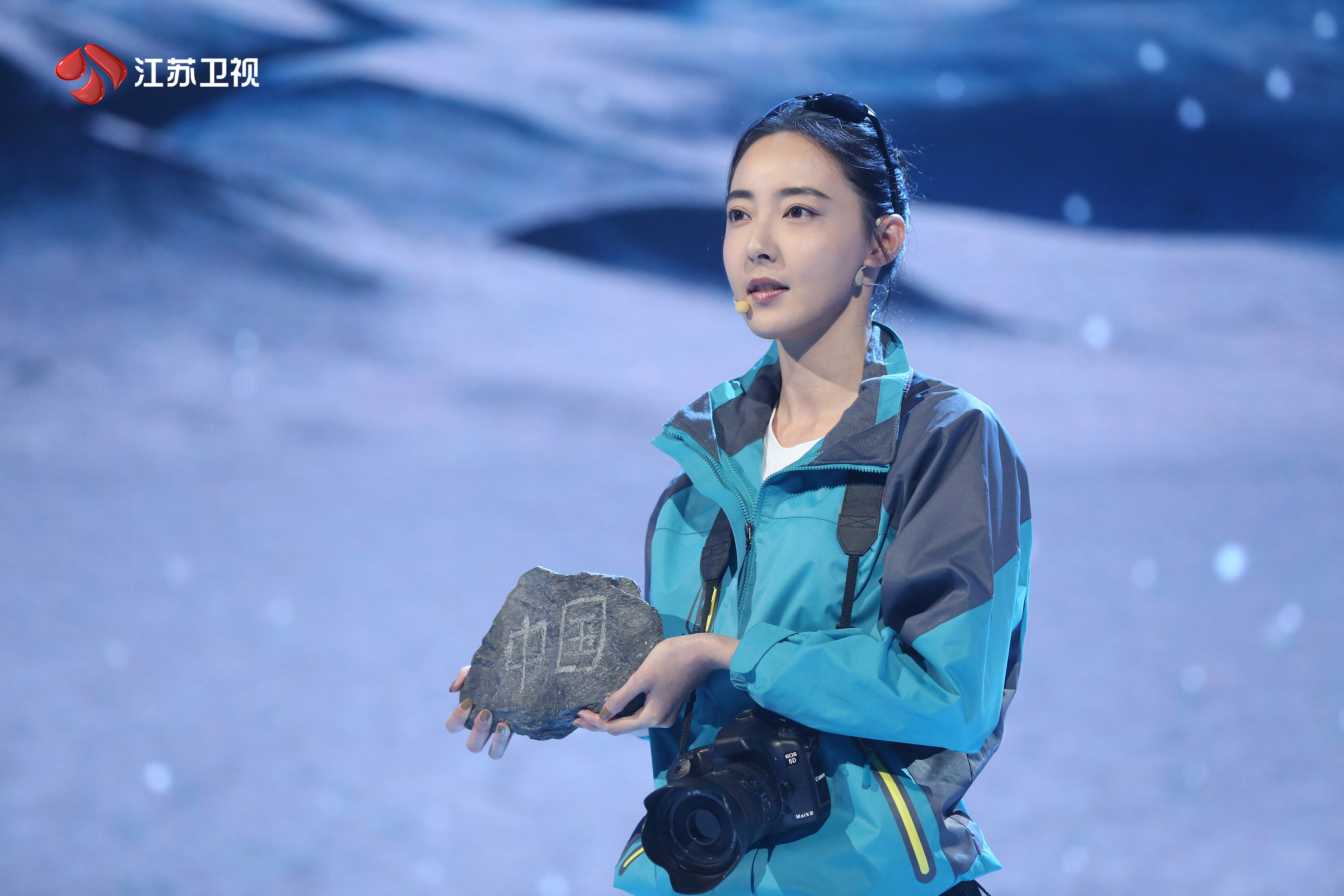 世俱杯-英雄辈出,赛场精彩表现引发观众掌声