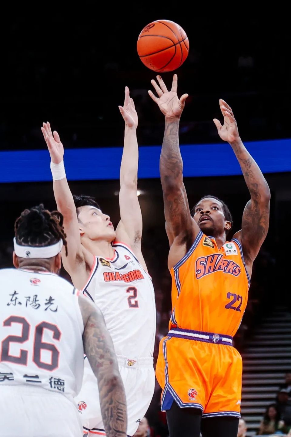 上海男篮开启新征程,士气高涨 上海男篮开启新征程,士气高涨