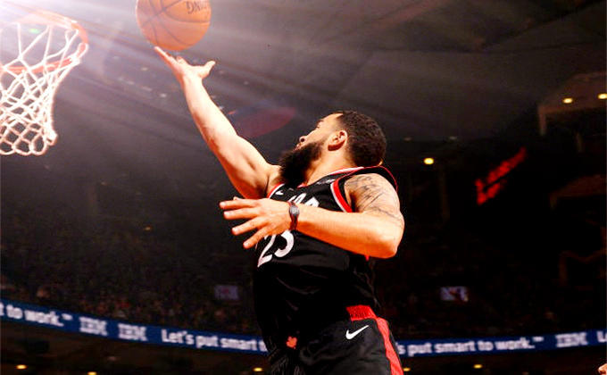 爵士队主场告捷，稳固西部前四