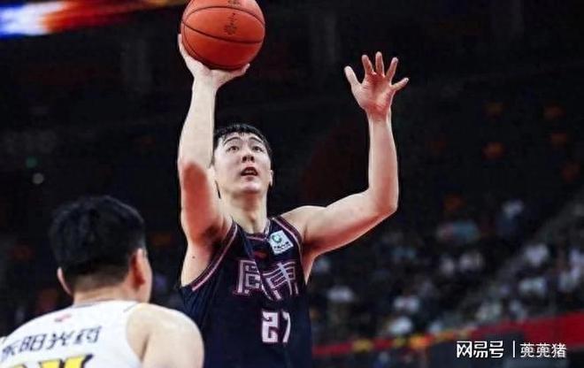 世俱杯改制-广东男篮球队内部矛盾频出引人质疑