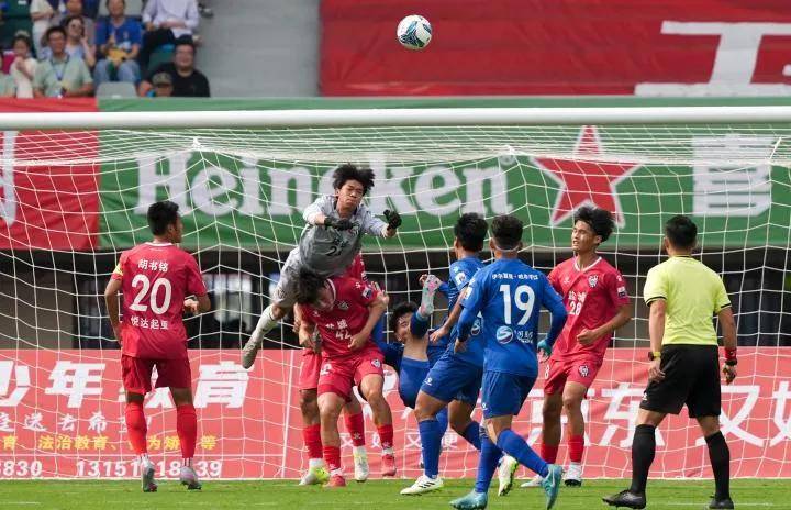 瓦拉多利德门将扑点，力保主场不败的简单介绍