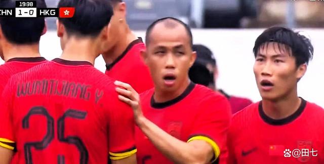 世俱杯直播-紧张提升！球员们在场上为了荣耀而拼搏