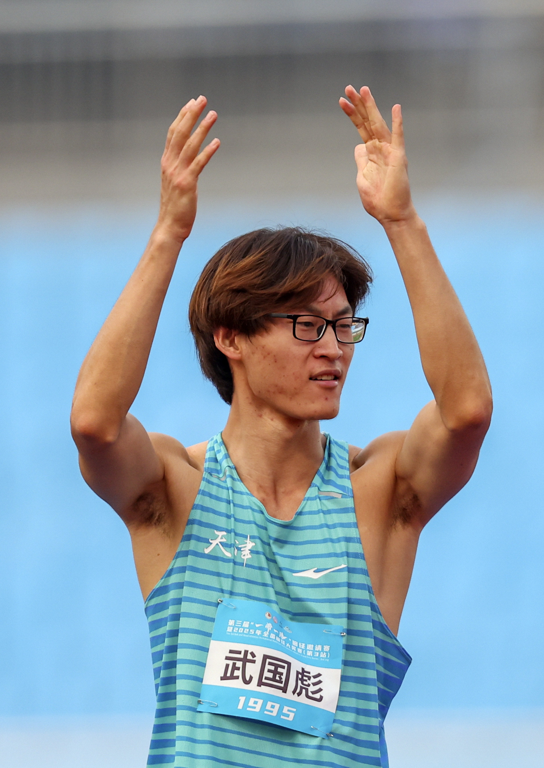 世俱杯2025-捷克共和国田径运动员夺得跳远银牌，表现亮眼