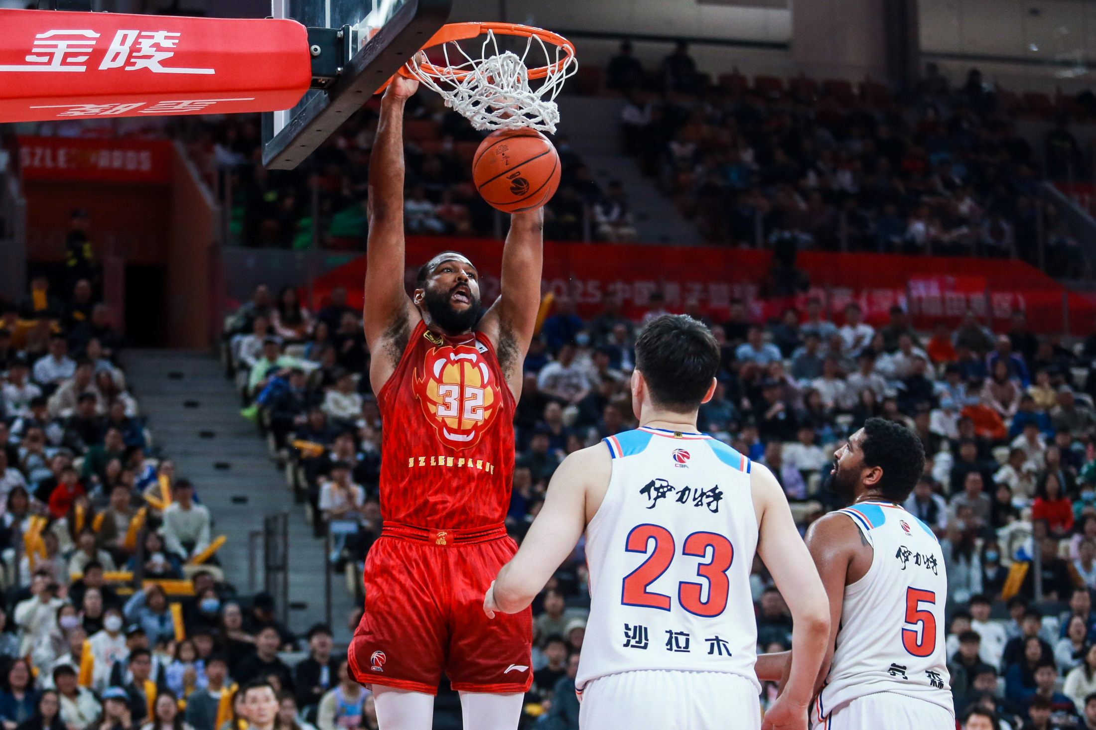 世俱杯分组-新疆队在场上展现出色，取得重要胜利的简单介绍