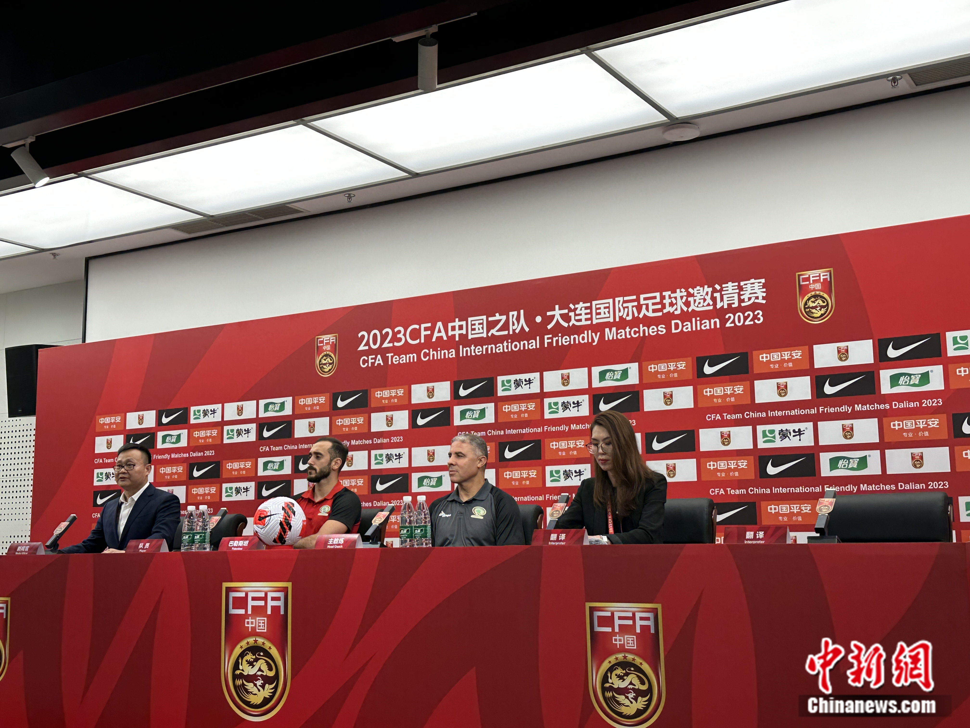 法兰克福豪取四连胜,主场高唱胜利 法兰克福豪取四连胜,主场高唱胜利