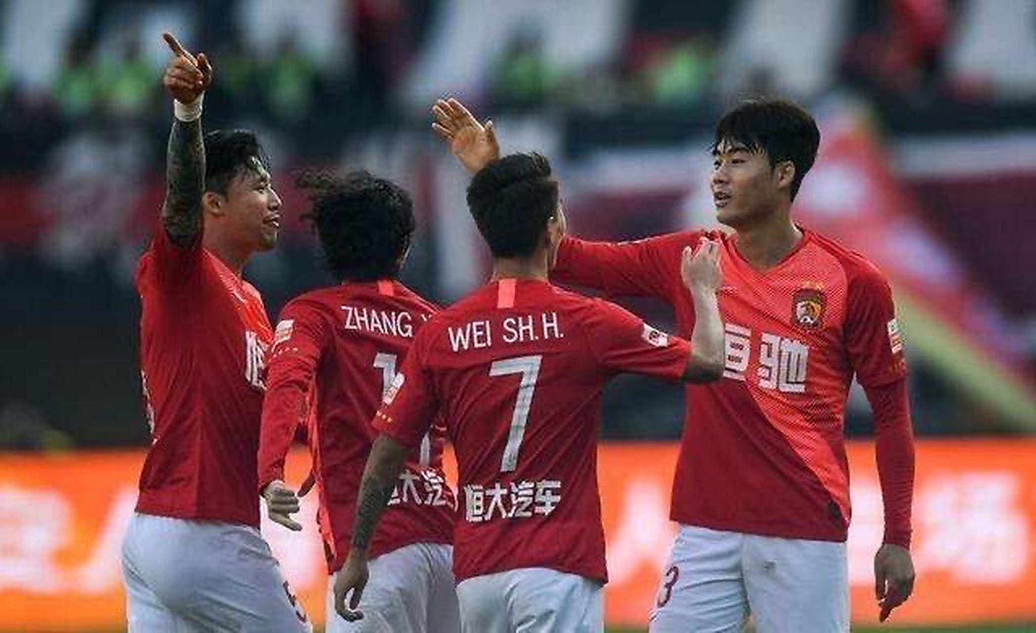 恒大客场大胜华夏幸福,继续领跑中超积分榜 恒大客场大胜华夏幸福,继续领跑中超积分榜