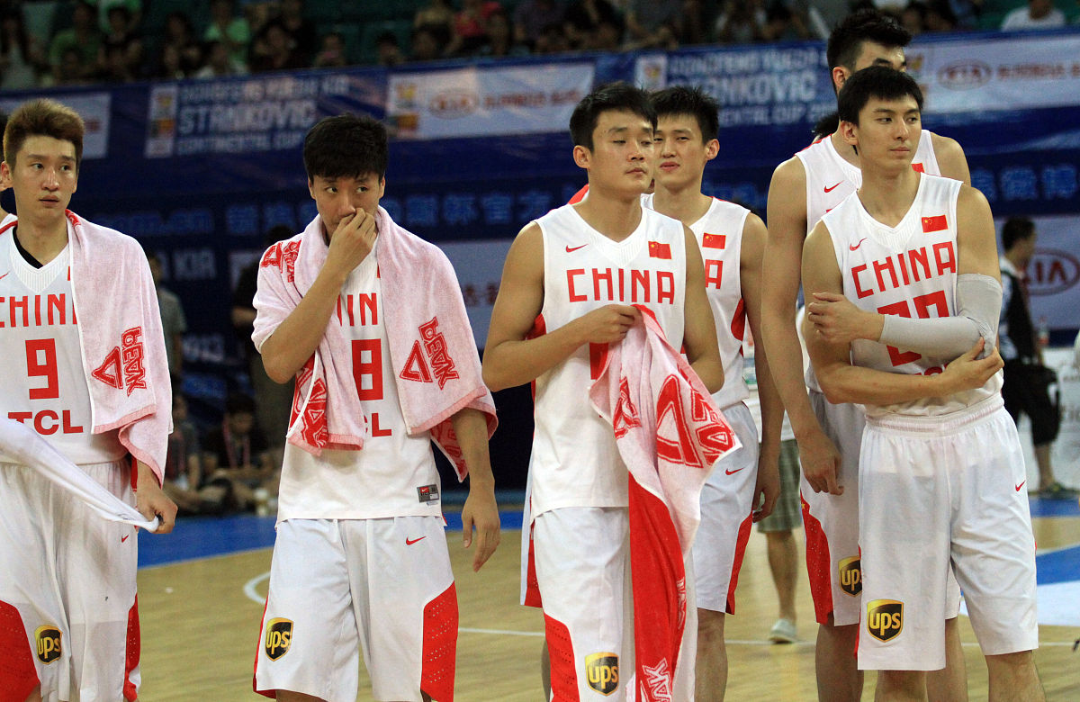 毛裤主场击败大黄包:史泰龙表现抢眼带队取得胜利实力不俗 毛裤主场击败大黄包:史泰龙表现抢眼带队取得胜利实力不俗