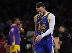 湖人队员队齐心协力,轻取对手的简单介绍 湖人队员队齐心协力,轻取对手的简单介绍