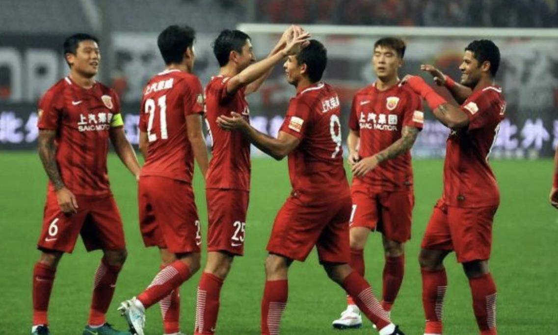 世俱杯参赛资格-包含上海上港亚冠比赛备受瞩目,团队战斗力引关注的词条