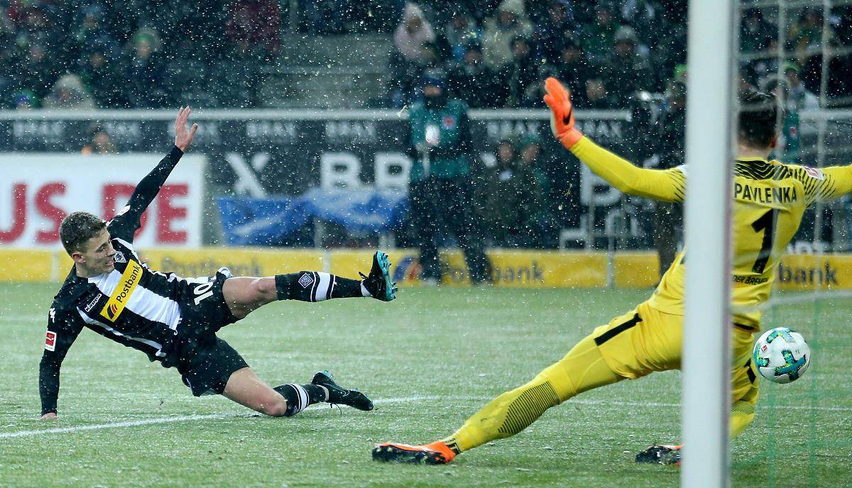 世俱杯决赛-沙尔克04客场作战，困境之下摆脱颓势的简单介绍