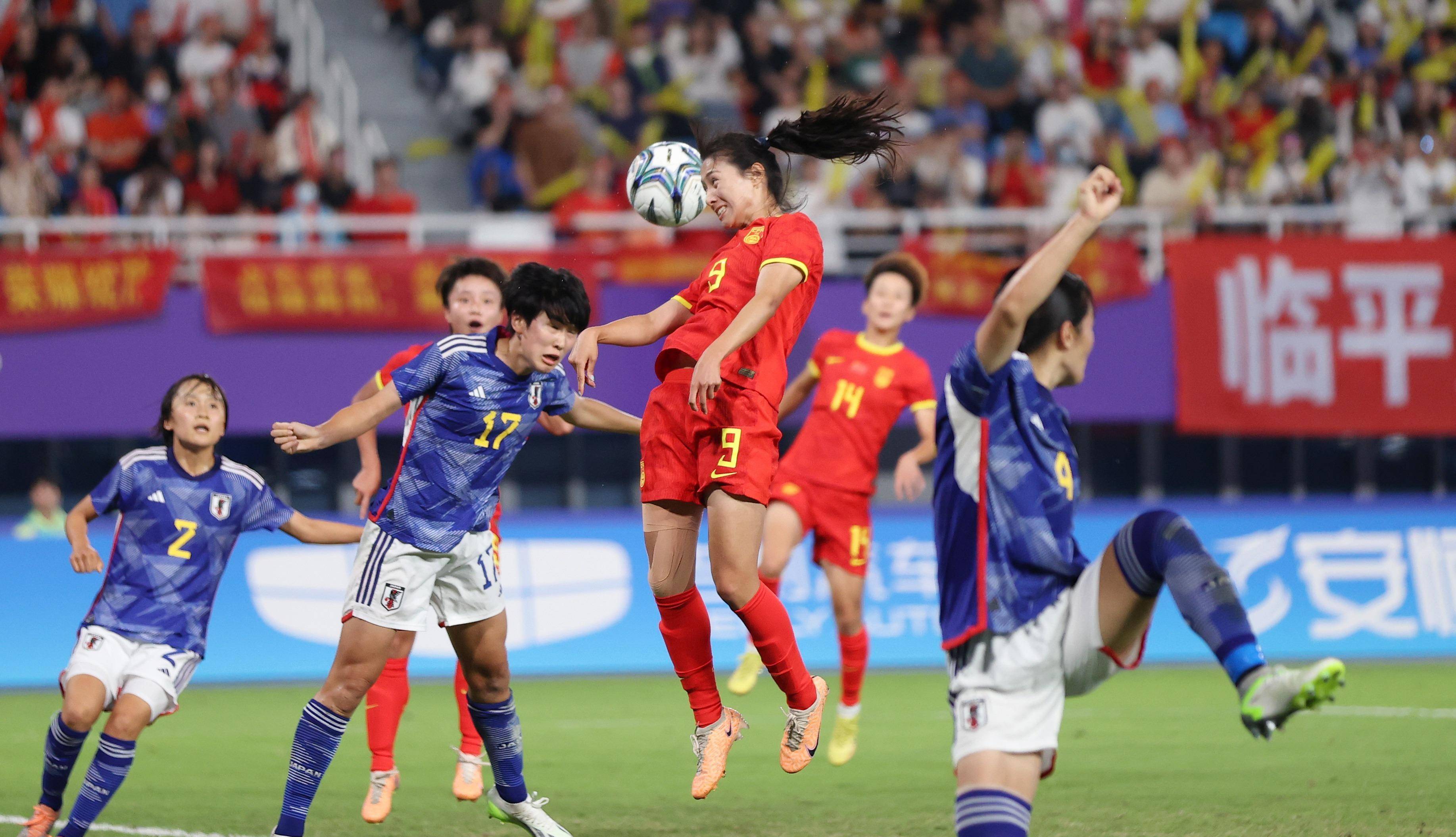 南非女足比赛中取得意外胜利,实现突破 南非女足比赛中取得意外胜利,实现突破