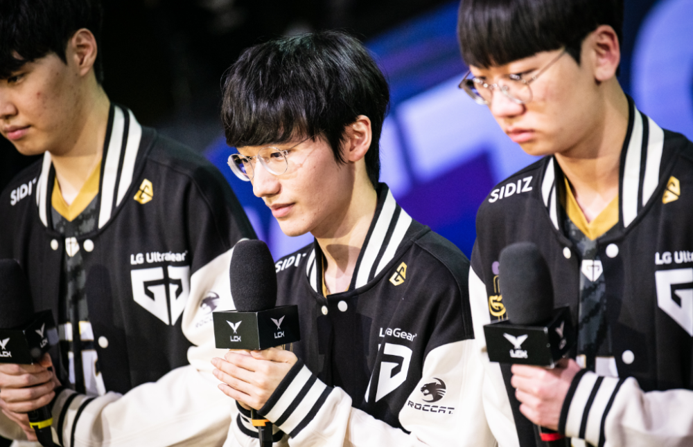 HKA险胜GEN,Keria打出惊人五杀宿敌对决小组赛,引爆全场热议的简单介绍 HKA险胜GEN,Keria打出惊人五杀宿敌对决小组赛,引爆全场热议的简单介绍