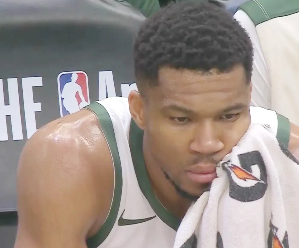 雄鹿稳坐榜首,字母哥连续砍下30+凌厉攻势 雄鹿稳坐榜首,字母哥连续砍下30+凌厉攻势