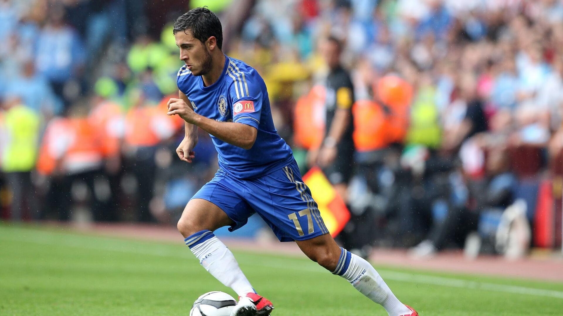 世俱杯直播-历史阴影下的绿茵荣耀，马赛完胜阿尔及利亚的关联与巴斯托尼的欧冠终局