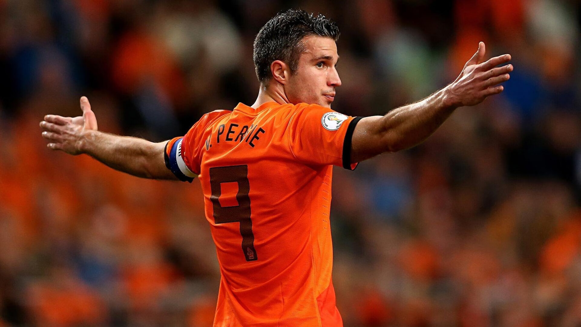 撒尿小童浇灭佛罗伦萨百合—友谊赛中的阿劳霍，如何用一记头槌定义唯一？